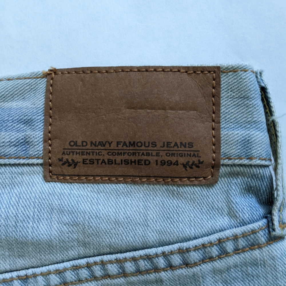 Old Navy Famous Light Wash Distressed Jeans 34x30 - Picture 8 of 12